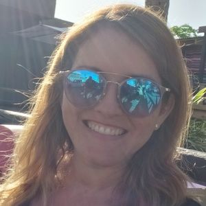 Meet your Posher, Frances